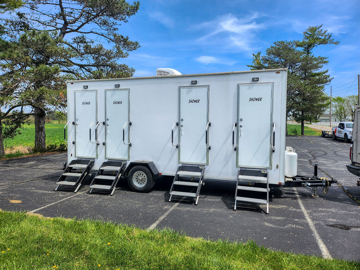 Indianapolis Mobile hot water showers for rent