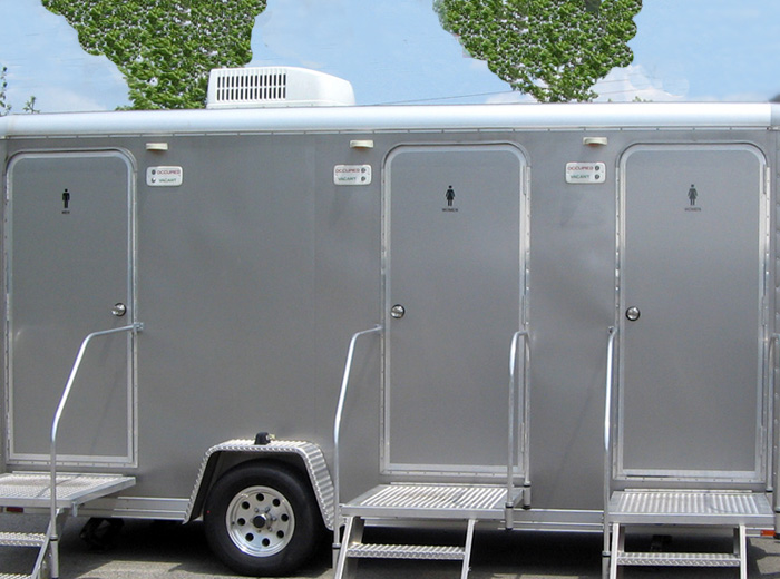 Large wedding reception toilet trailer rentals in Indy